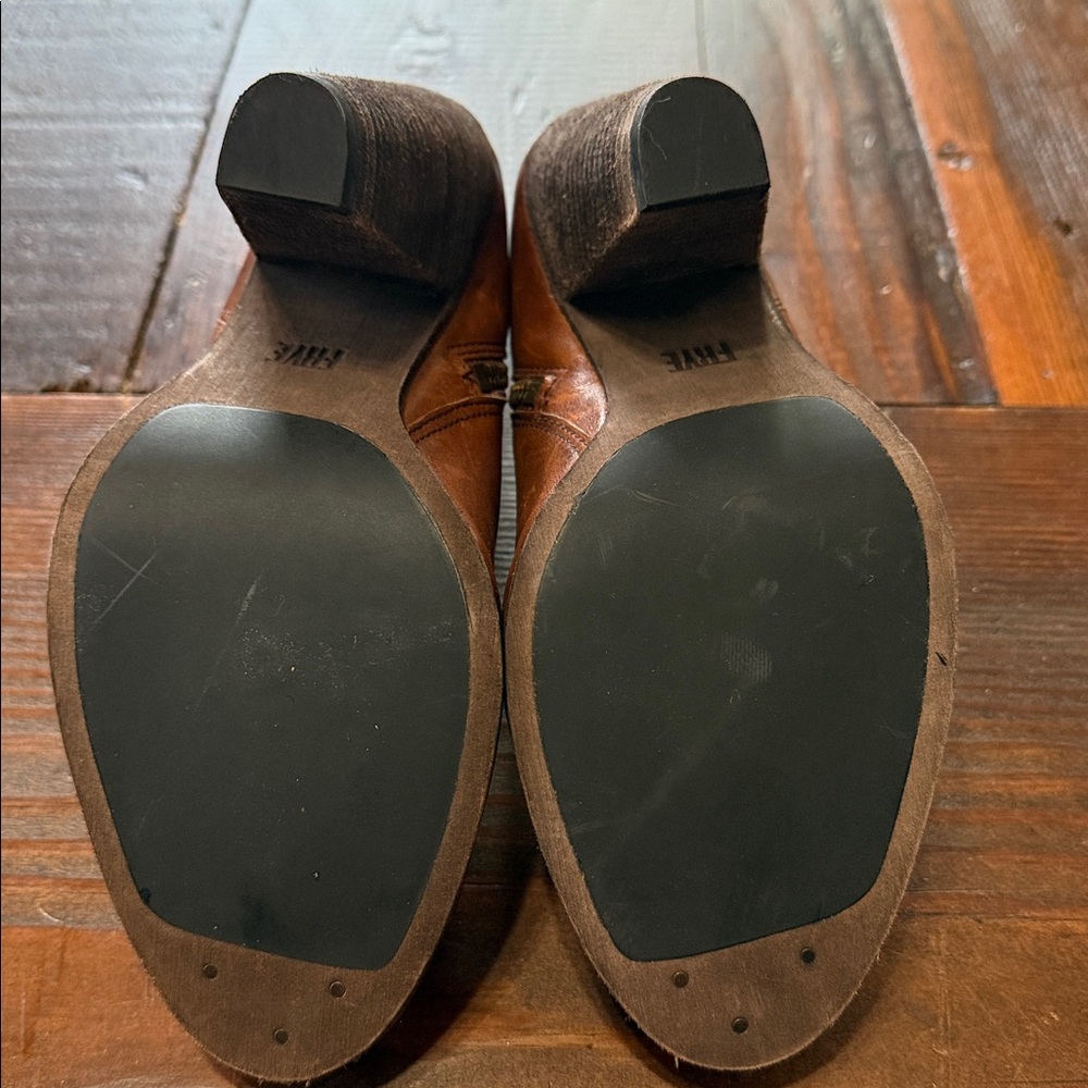 Frye Women’s Booties w/Heal - Picture 4 of 9